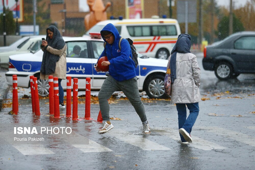 رگبار شدید باران در شمال غرب کشور/ احتمال وقوع طوفان گرد و خاک در ۷ استان