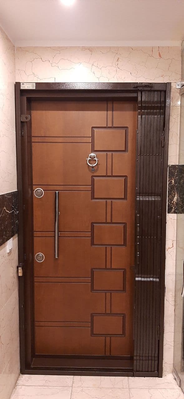 درب آکاردئونی چکش